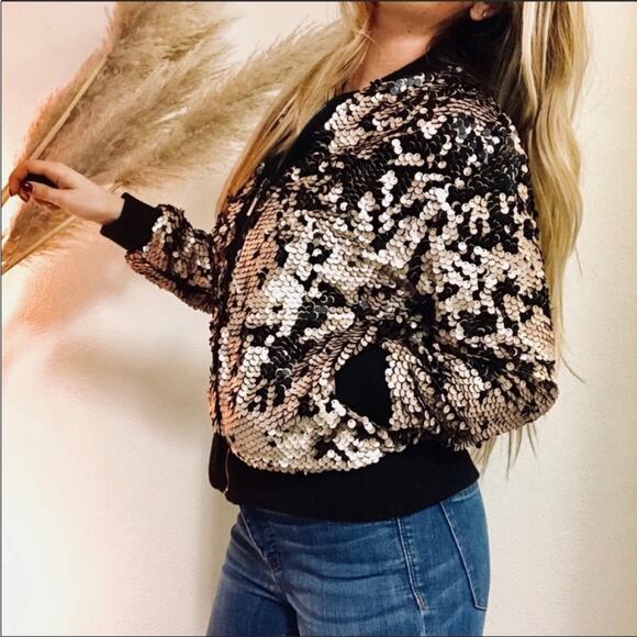 UO Urban Outfitters Black Bronze Gold Matte Lex Sequin Satin Bomber Jacket M - Picture 4 of 9